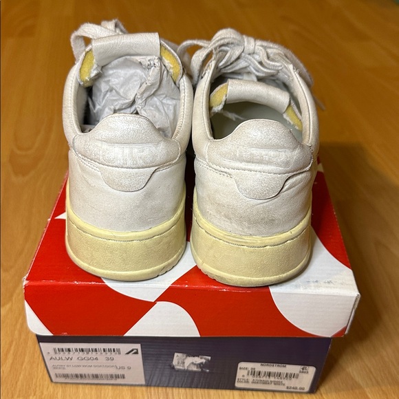 Autry Low Goat Leather Sneakers Size 39 (US Women’s Size 9) - Picture 4 of 8